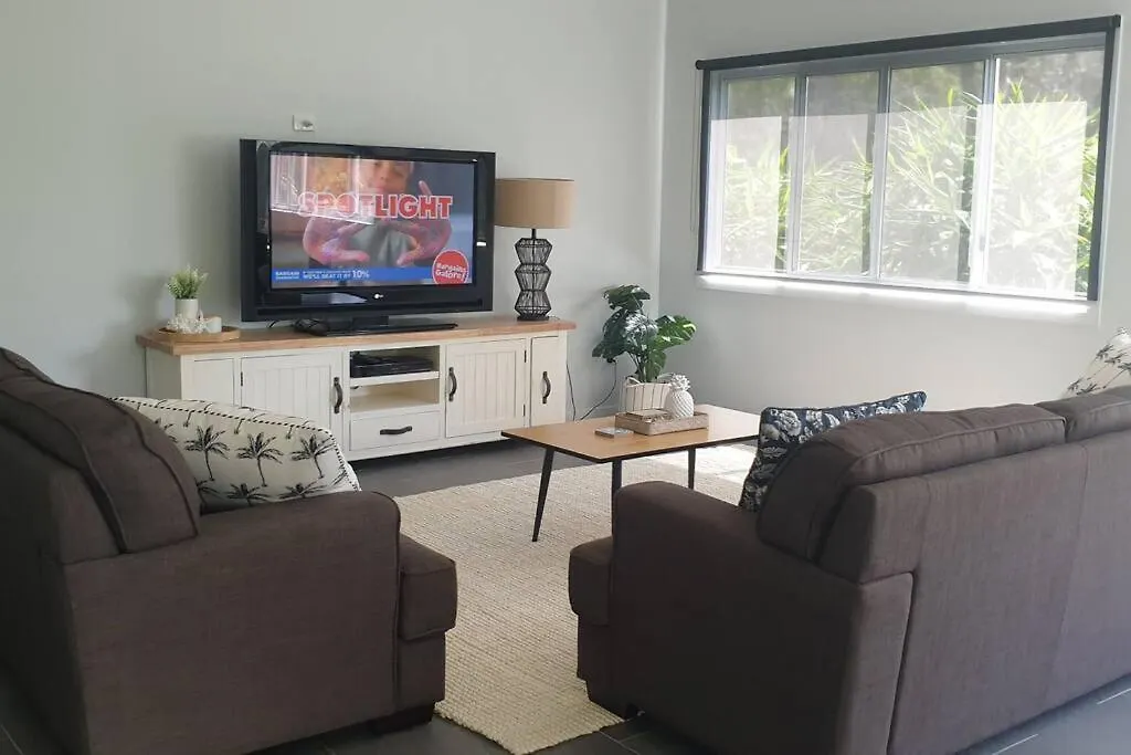 Offshore Holiday House On Acreage Agnes Water 0*,  Australia