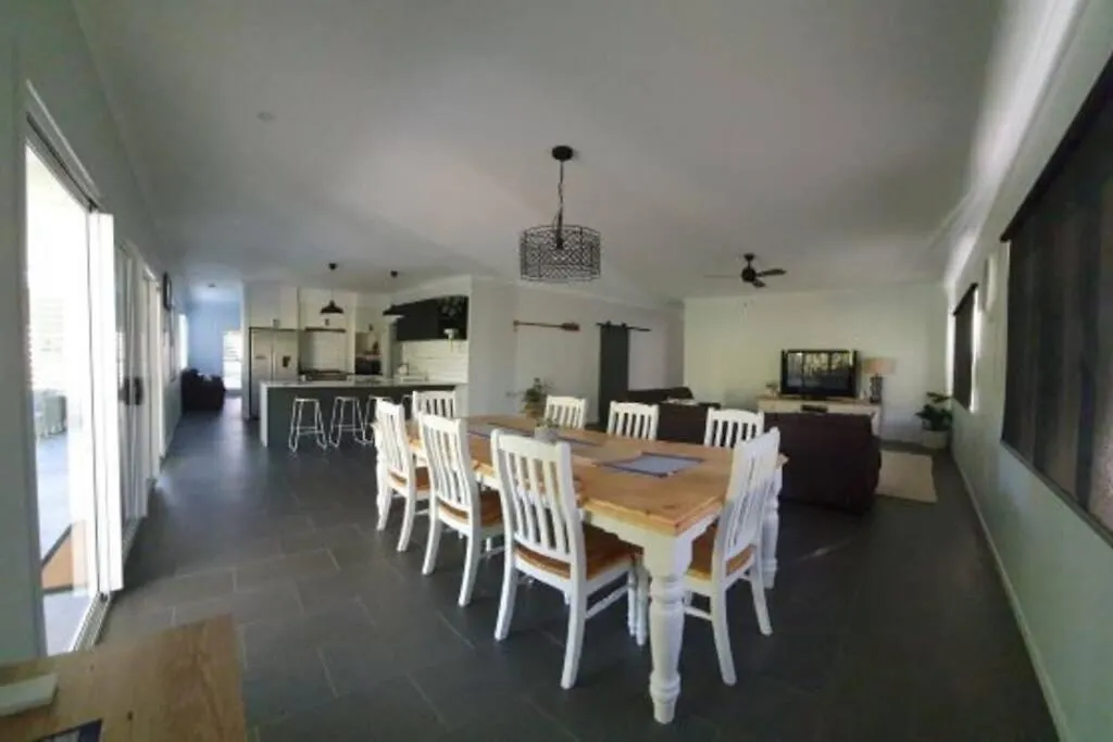 Offshore Holiday House On Acreage contacts